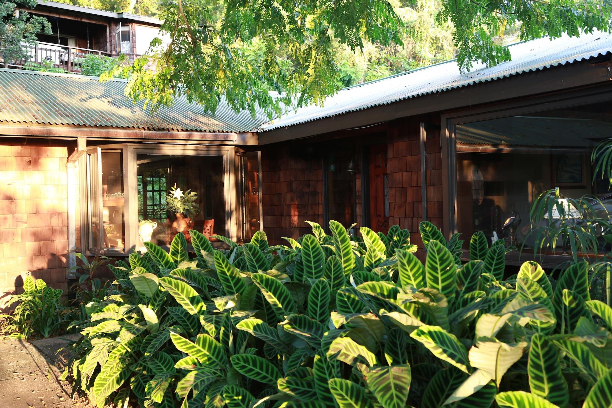 Hale Maluhia Country Inn Kailua-Kona Bagian luar foto